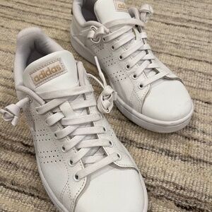 Adidas cloud foam comfort sneakers